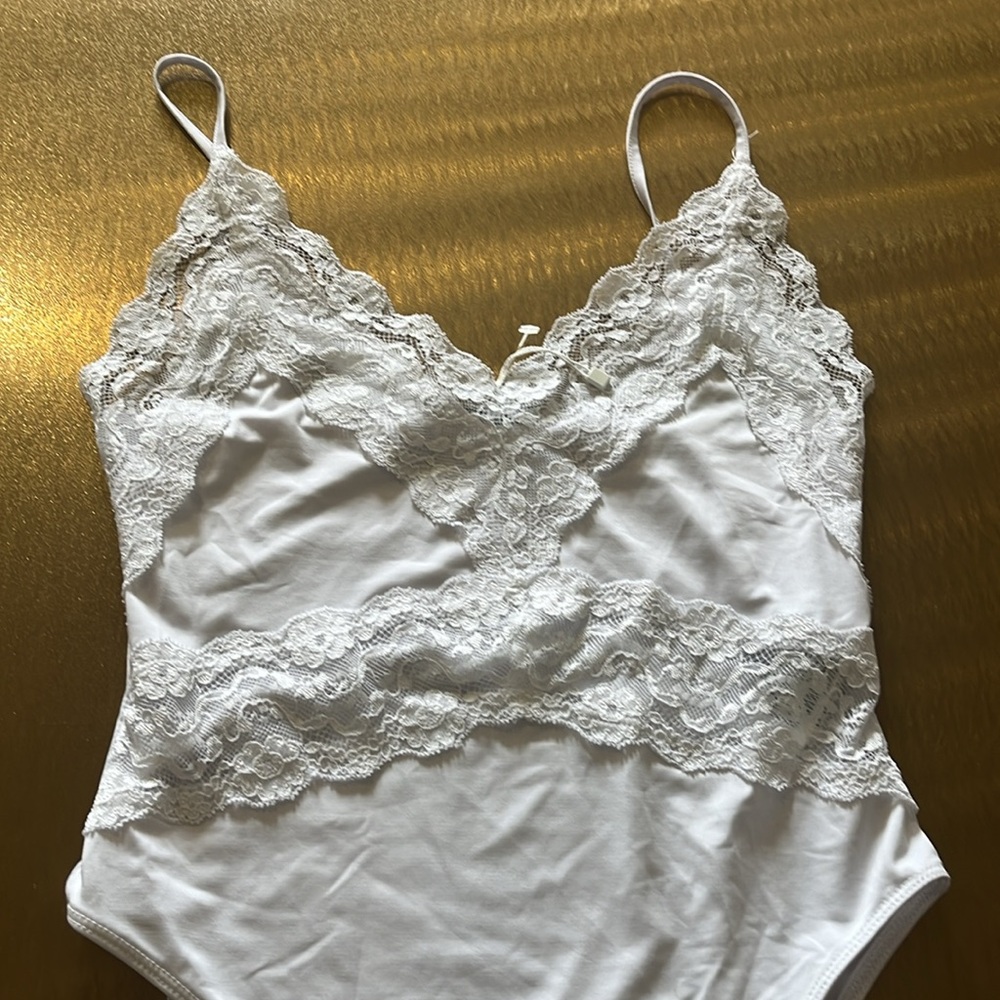 Zara White Lace Bodysuit - Picture 2 of 4